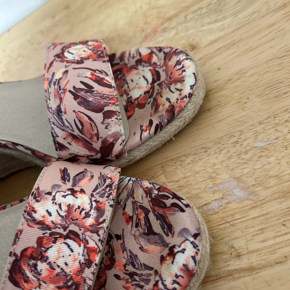 Life Stride‎ Pink and Red Floral Wedges with Ankle Strap size 10M - Image 8