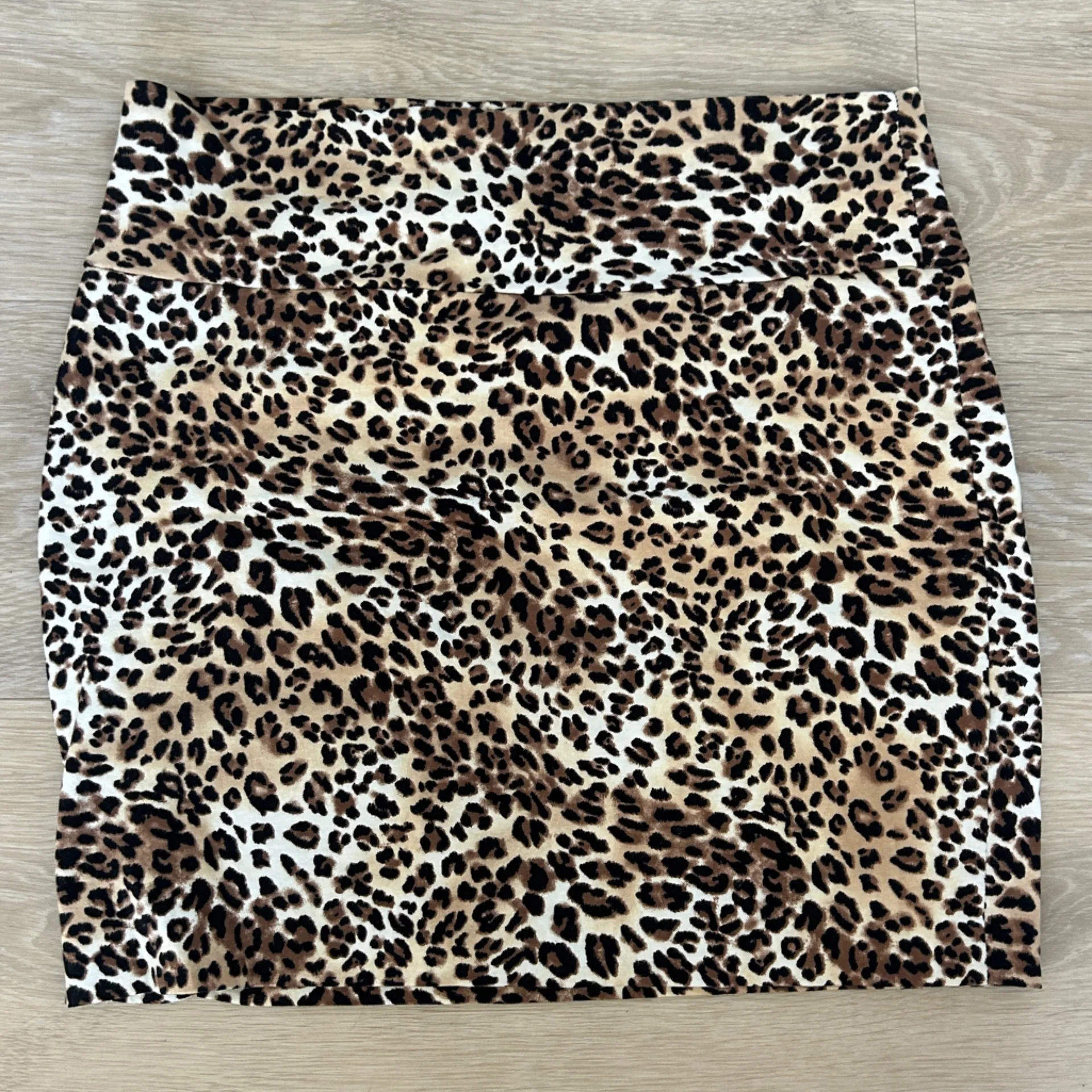 Y2K Wet Seal Leopard Print Mini Skirt — Size Large (NWT) - Image 6
