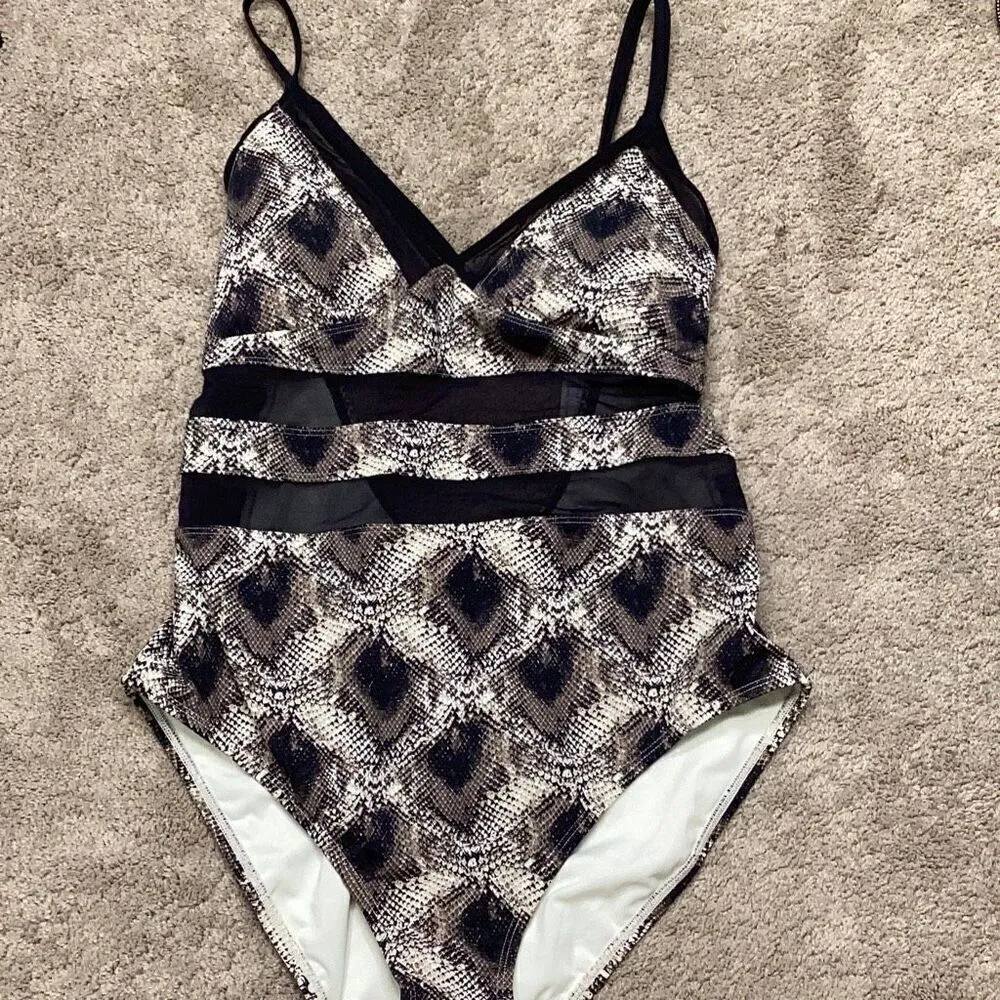 New. BLEU Rod Beattie snake print swimsuit. Retails $139 size 12 - Image 6