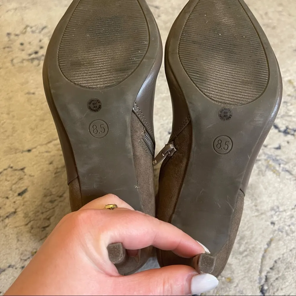 Worthington Taupe Faux Suede and Pleather Stiletto Booties Size 8.5 - Image 5