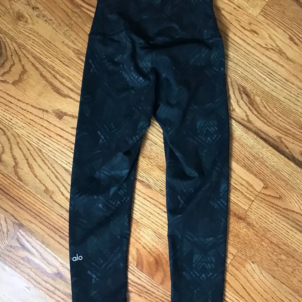 Alo Black/Dark Green Pattern Legging - Image 7