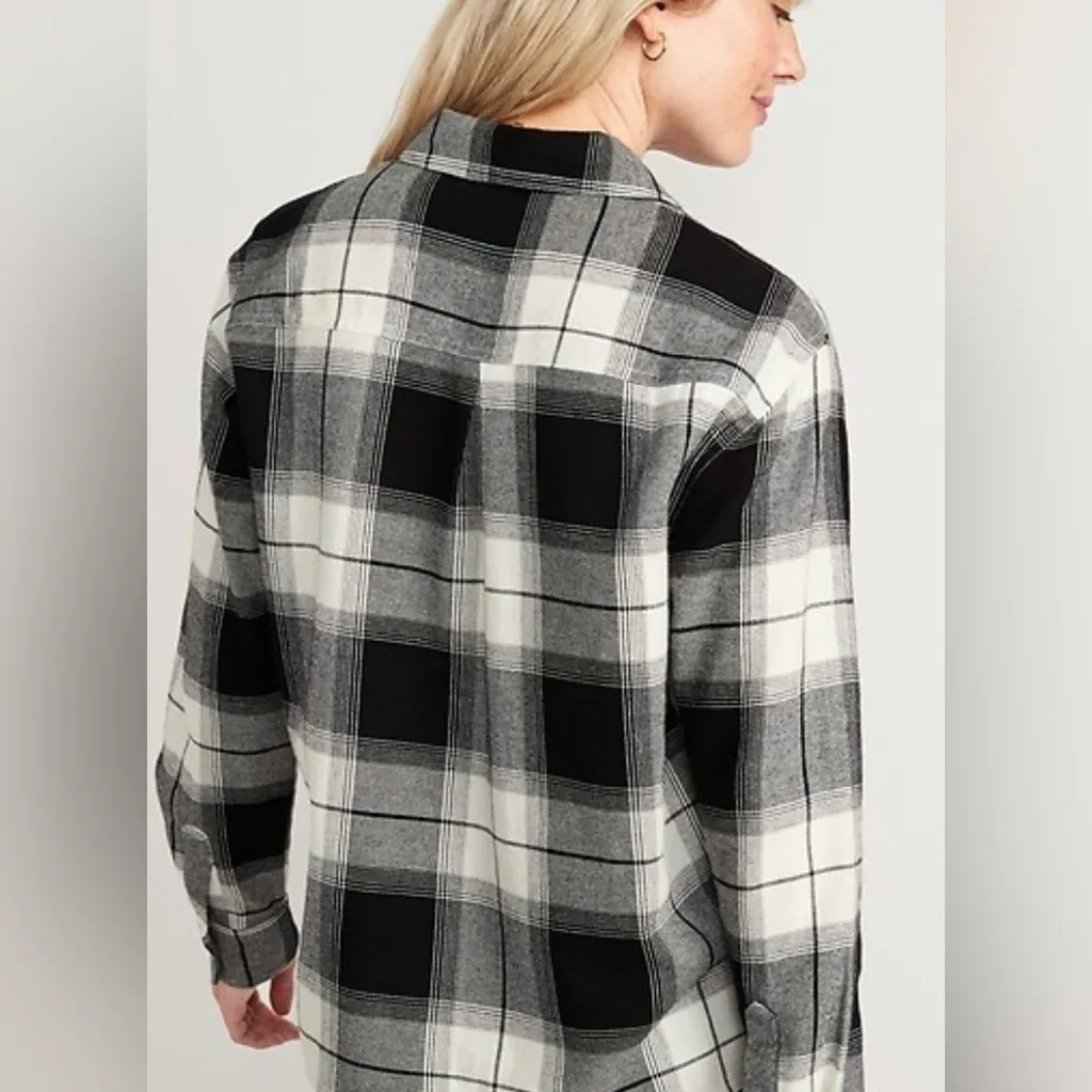 Old Navy Black Buffalo flannel shirt. Size Medium - Image 5