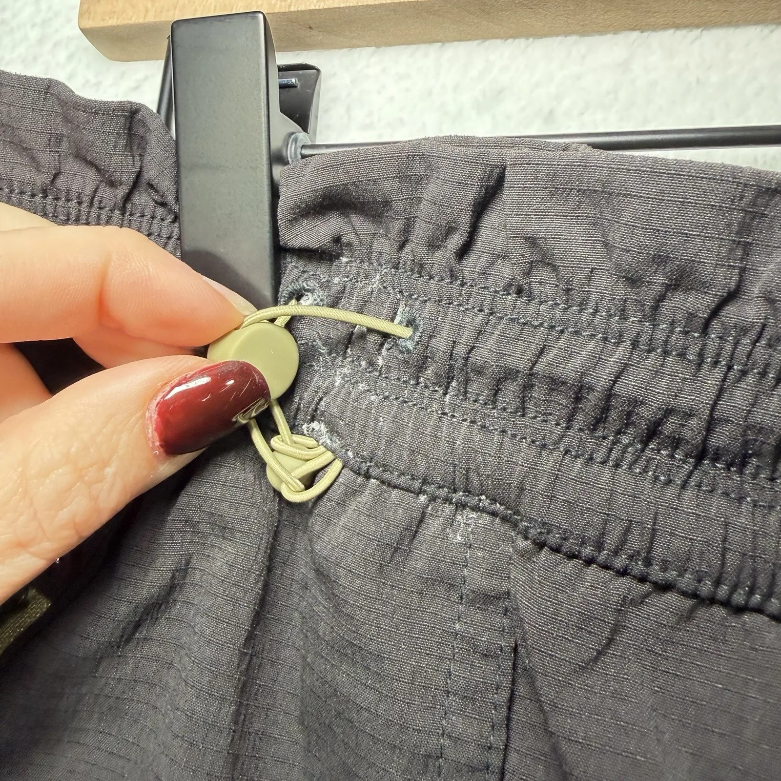 Athleta Trekkie Shorts Gray 4" Women’s Size L Outdoor Hiking - Image 7