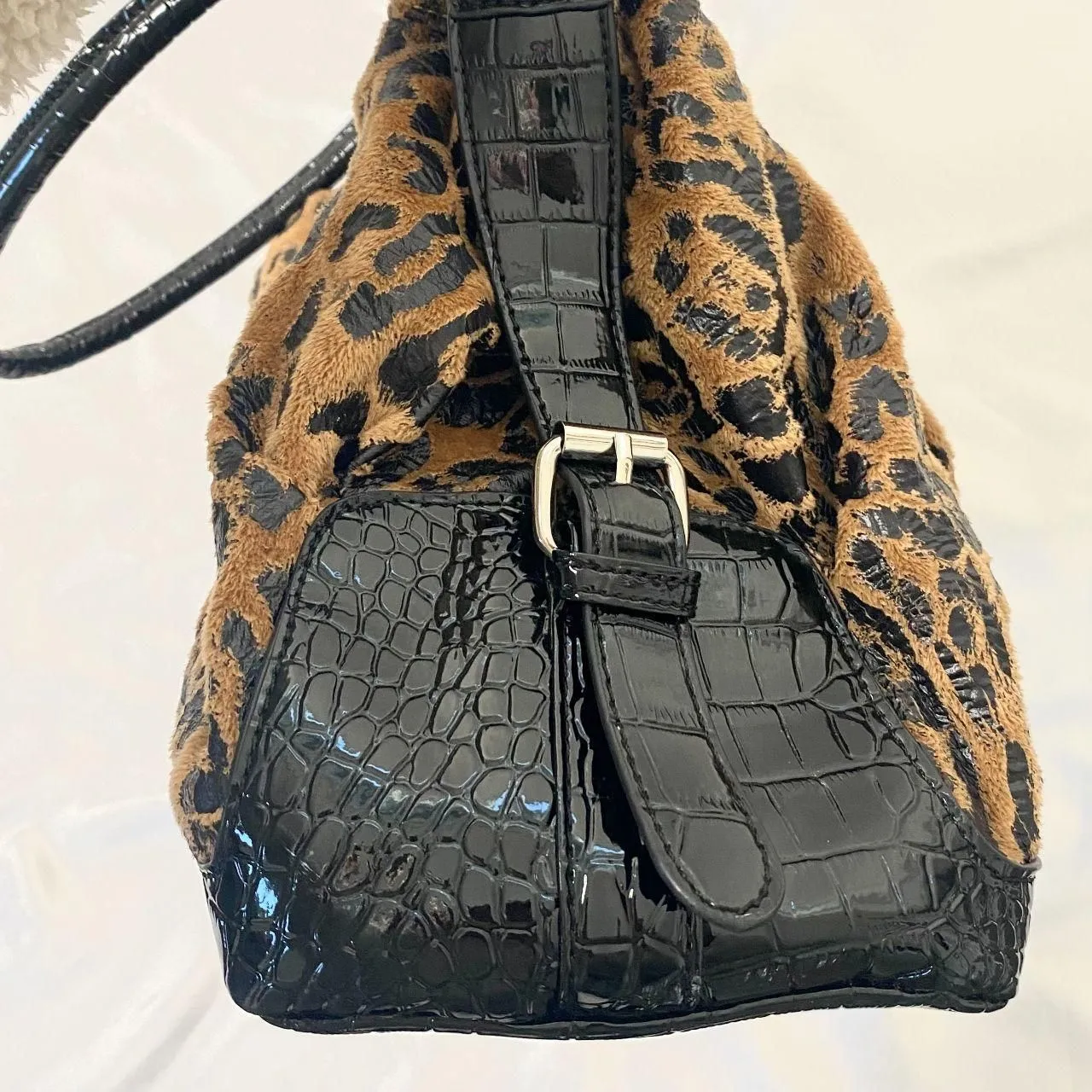Early 2000's Chunky Fuzzy Faux Fur Leopard Black Patent Trimmed Belted Tote Bag - Image 4