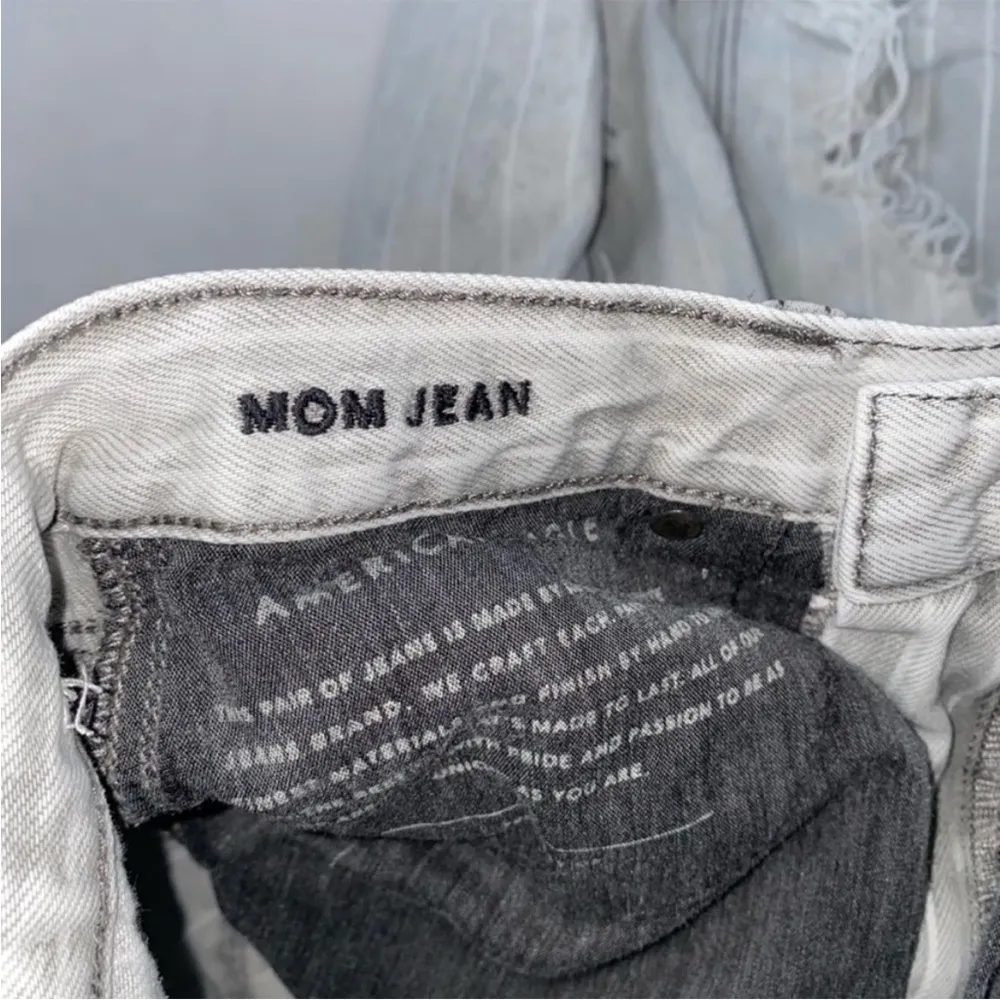 American Eagle High rise grey mom jean - Image 6