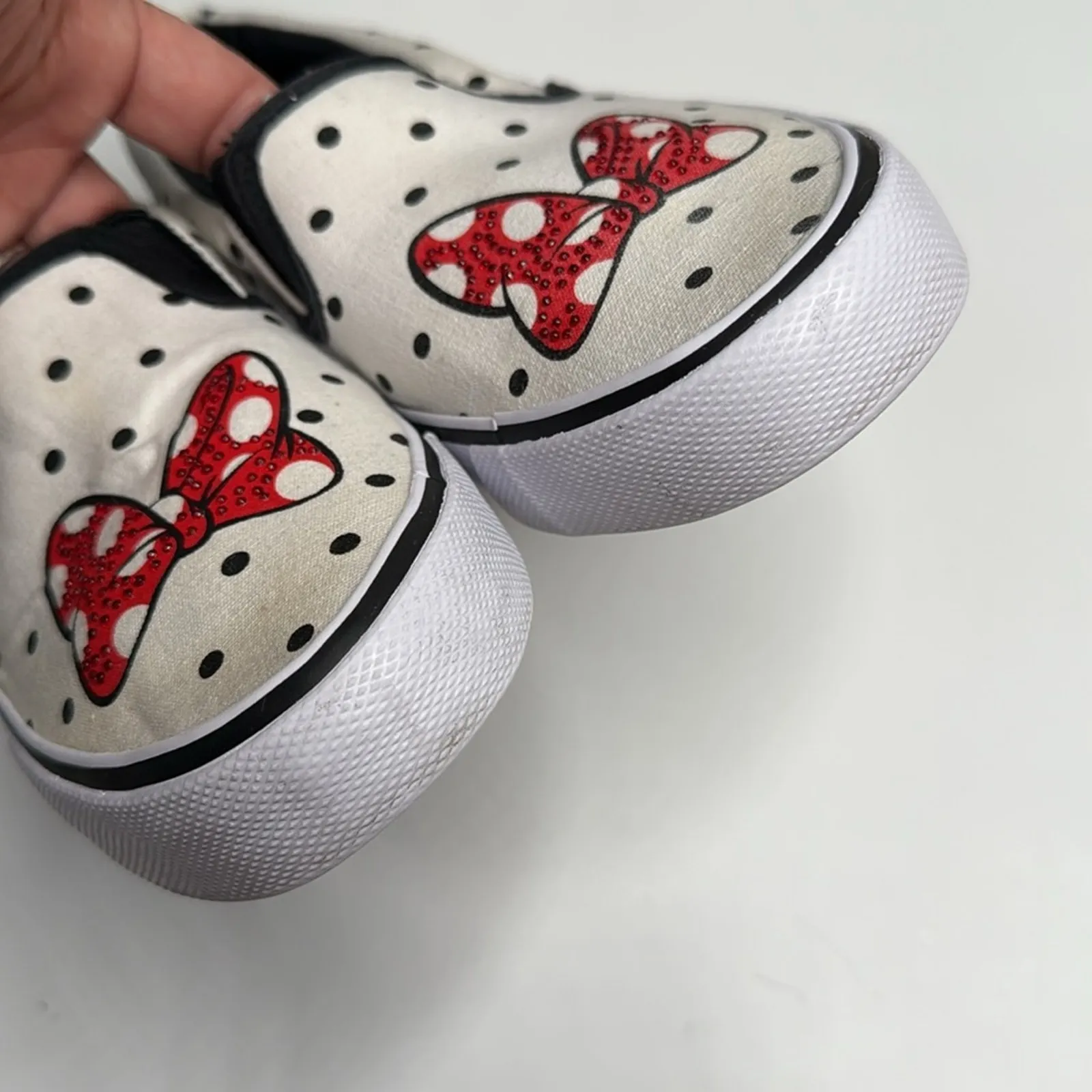 Disney Parks Women's Slip-on Shoes - Minnie Mouse Jeweled Bows S-364 Sz 9 - Image 2