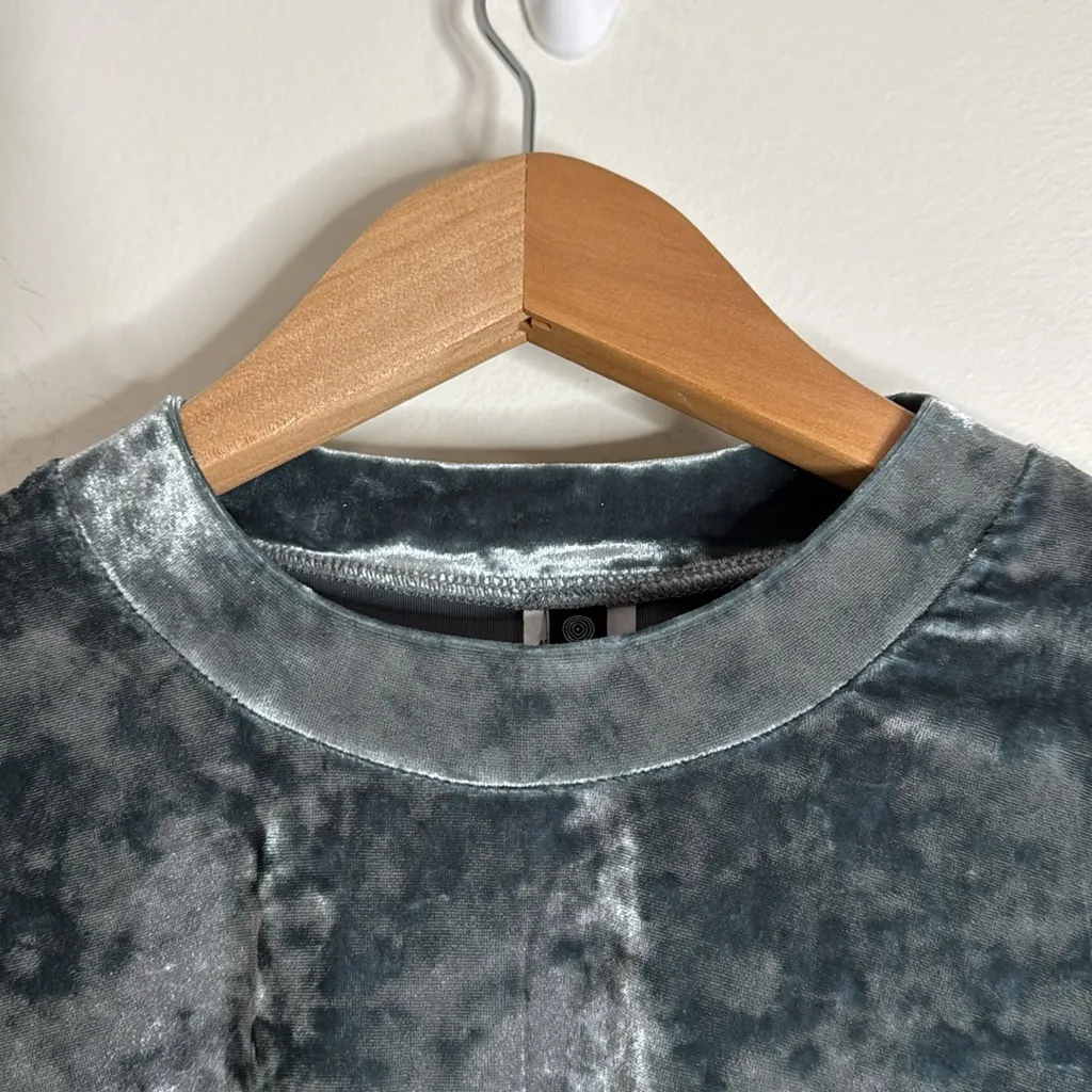 Onzie x Revolve Mint/Steel Gray Crushed Velvet Oversized Sweatshirt One Size - Image 8