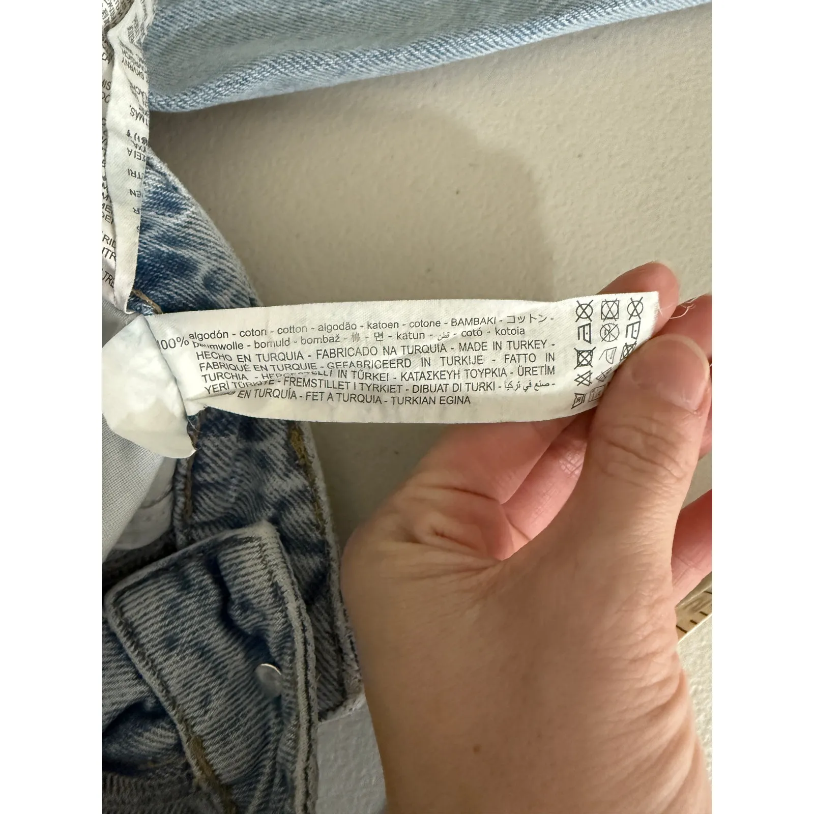 Zara Women's Light Wash Extra High Waisted Raw Edge Hem Loose Leg Jeans 2 - Image 5