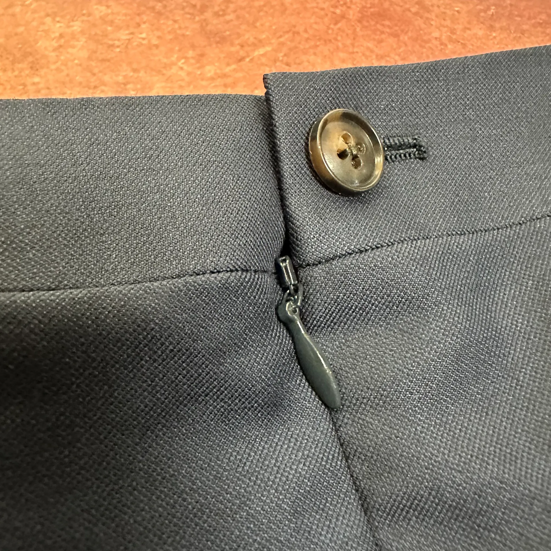 SuitSupply Soft Wool Skirt in Navy Blue Size 2 - Image 7