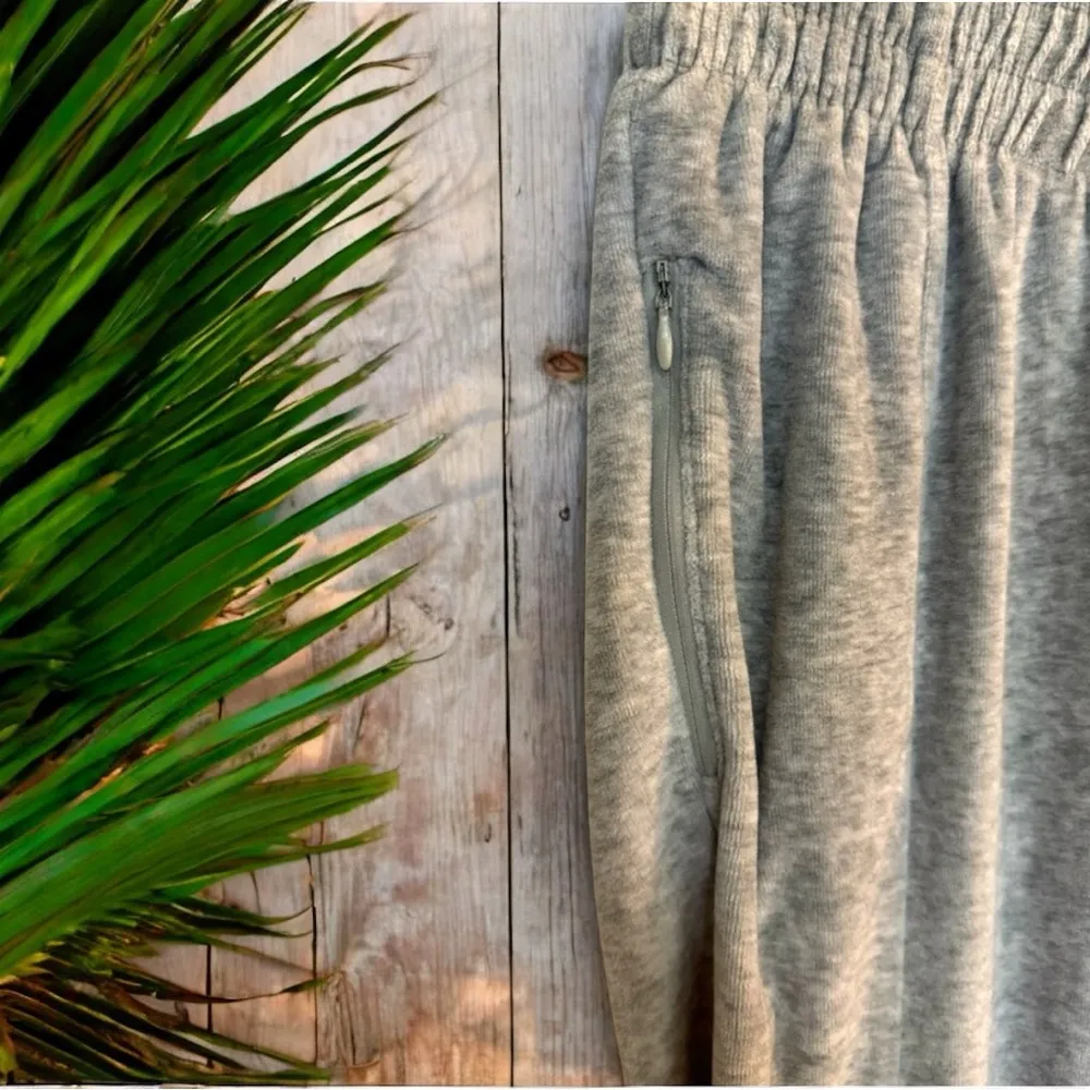 GOOD AMERICAN High Waist Heather Grey Sweatpants - Size 1 / Small - Image 4