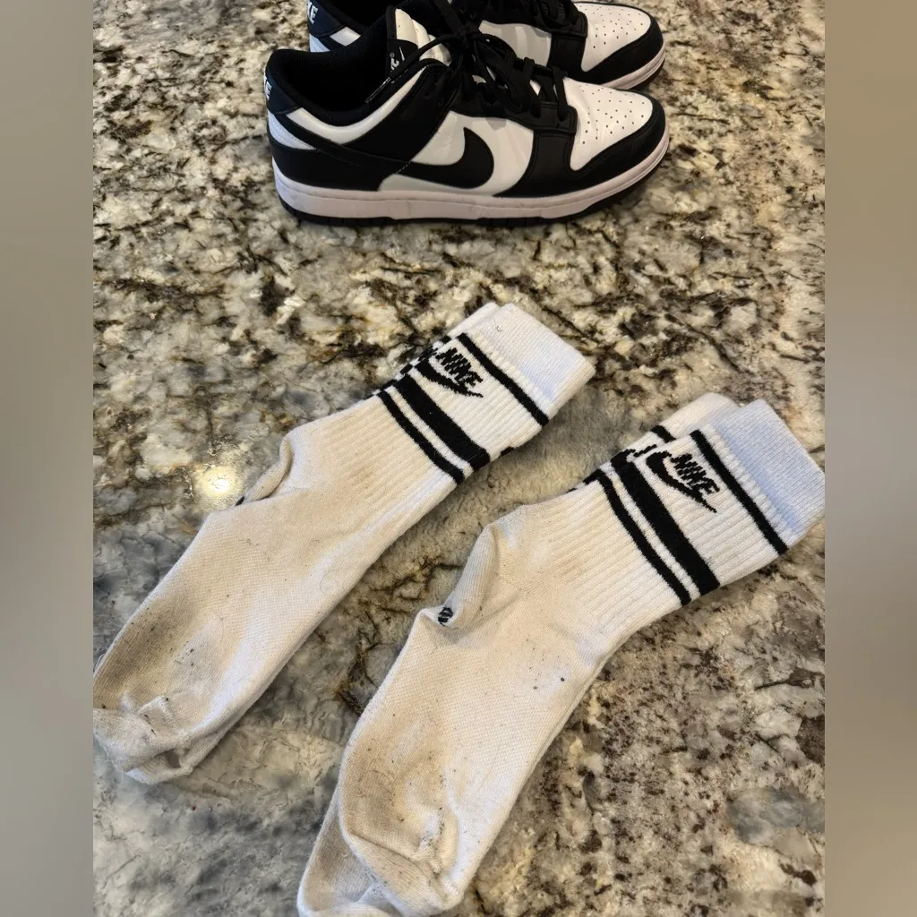 WOMEN'S NIKE DUNK LOW RETRO CASUAL SHOES - Image 7