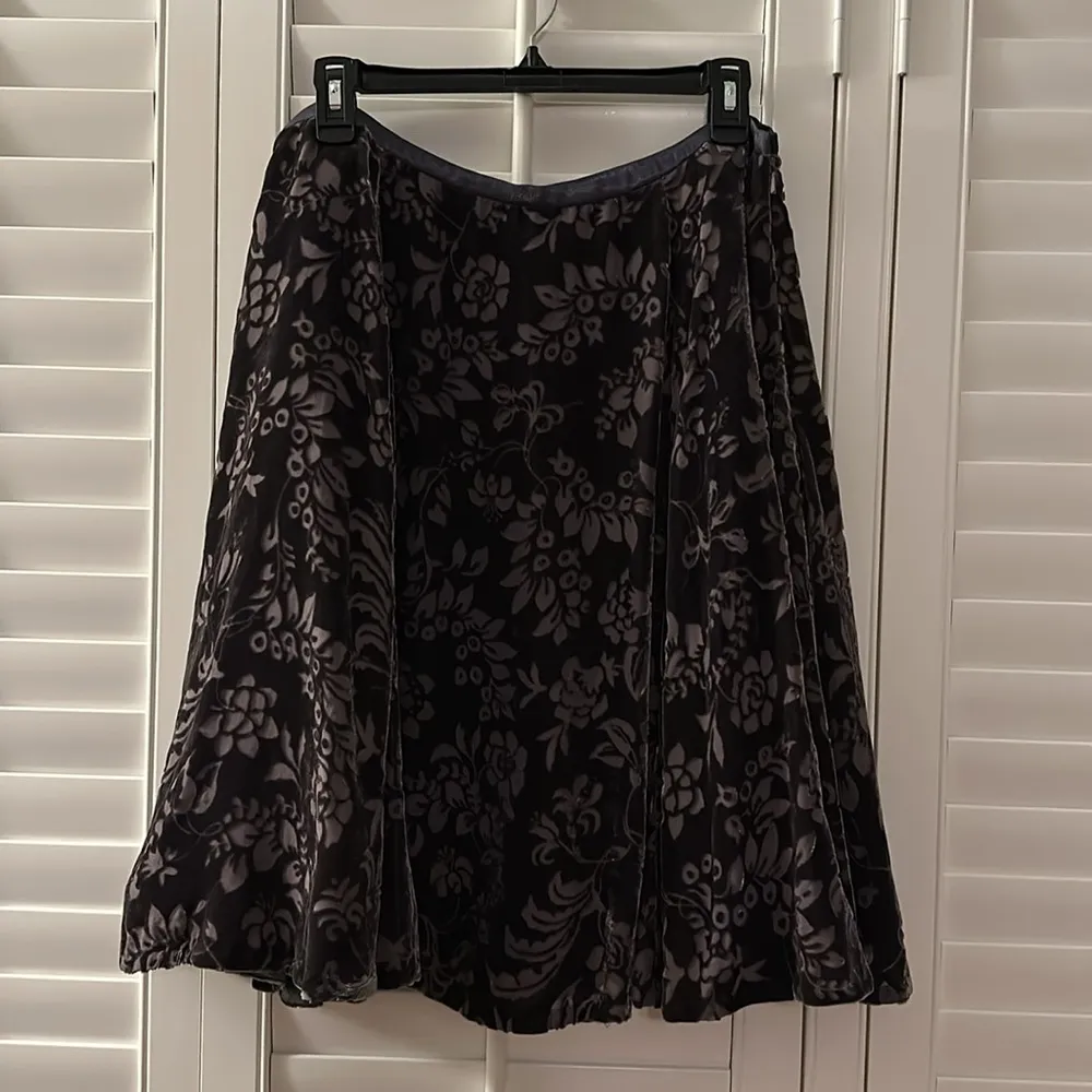 Anthropologie Lithe Brand Burnout Velvet Plum Floral Skirt 10 - Image 3