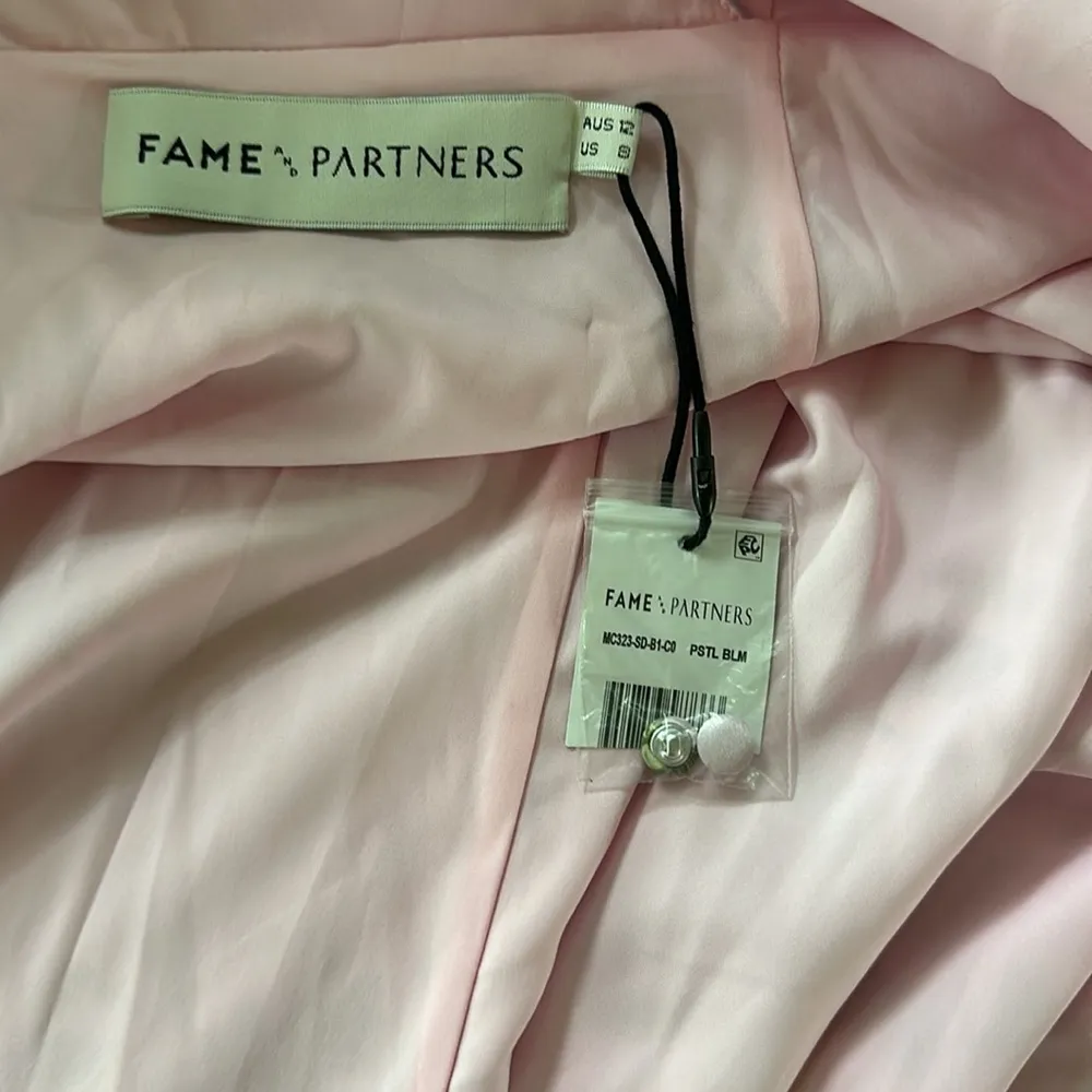 Fame & Partners size 8 fully lined high slit ruffle neck nwt $448 wrap style - Image 7