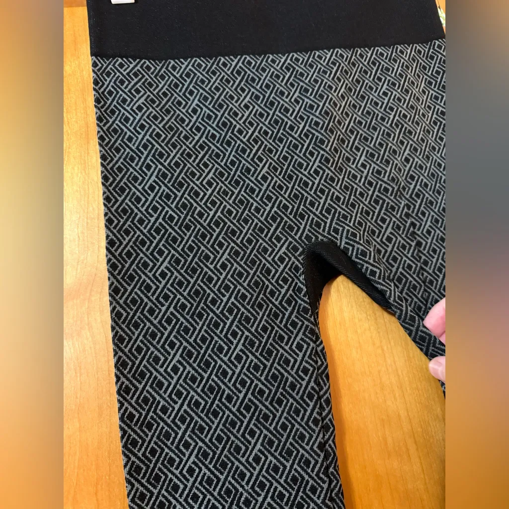 Aventura Womens Leggings Falling Diamonds Legging Black Nylon Blend NWT Size S/M - Image 12