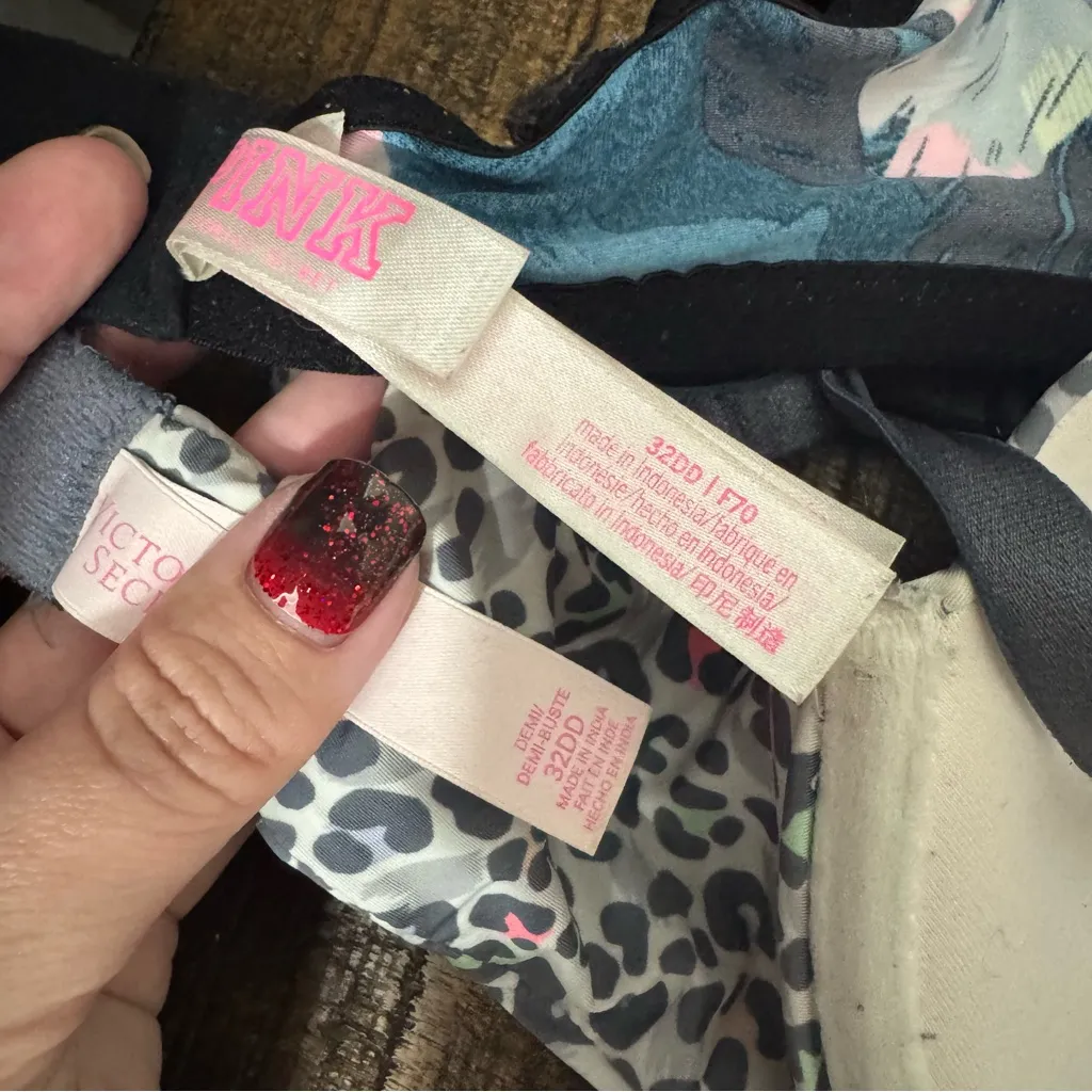 Victoria’s Secret & PINK graphic bra bundle 32DD set of 2 bras - Image 4