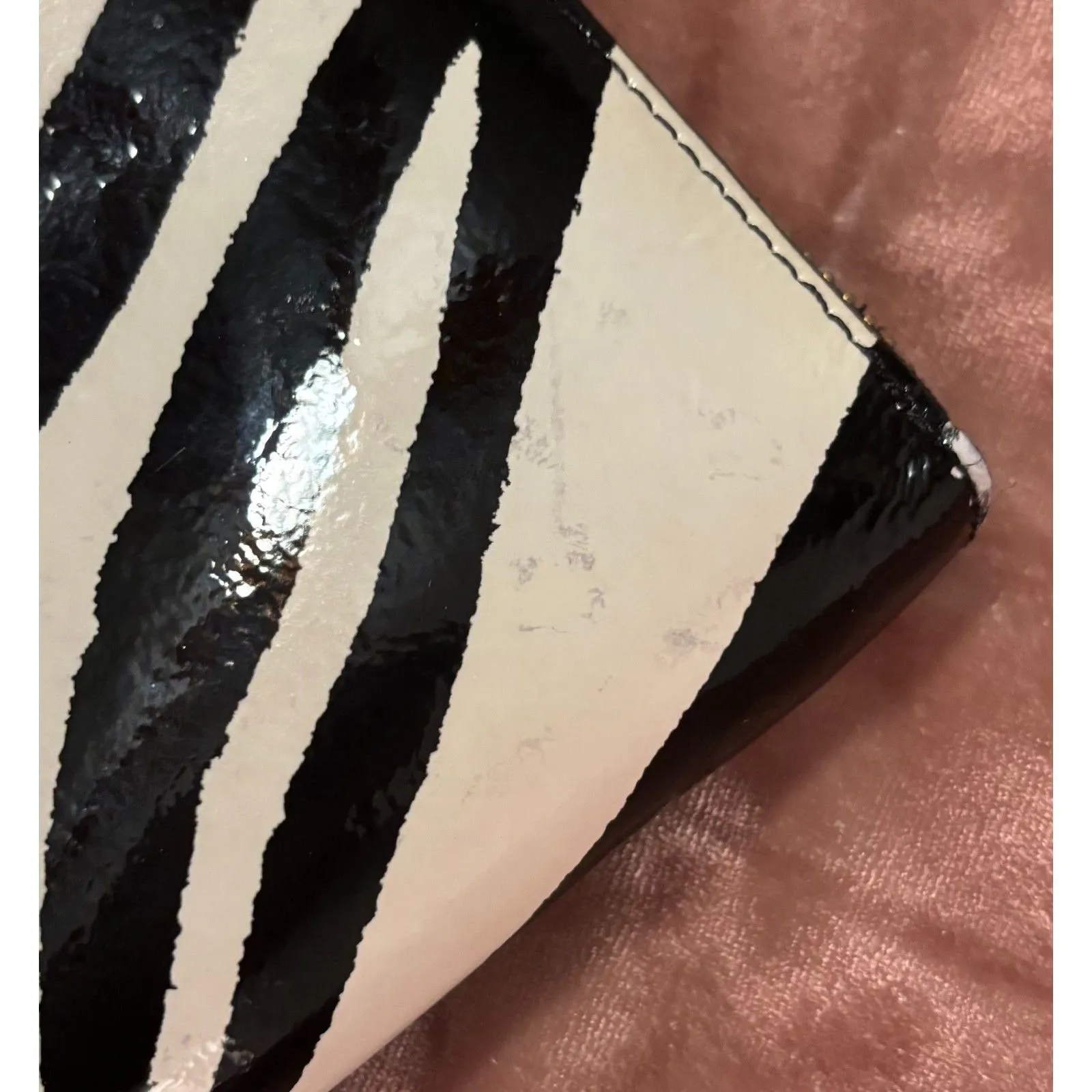 EUC Kate Spade Zebra Patent Lacey Accordion Zip Around Wallet, 7.5"x4"x1" - Image 11