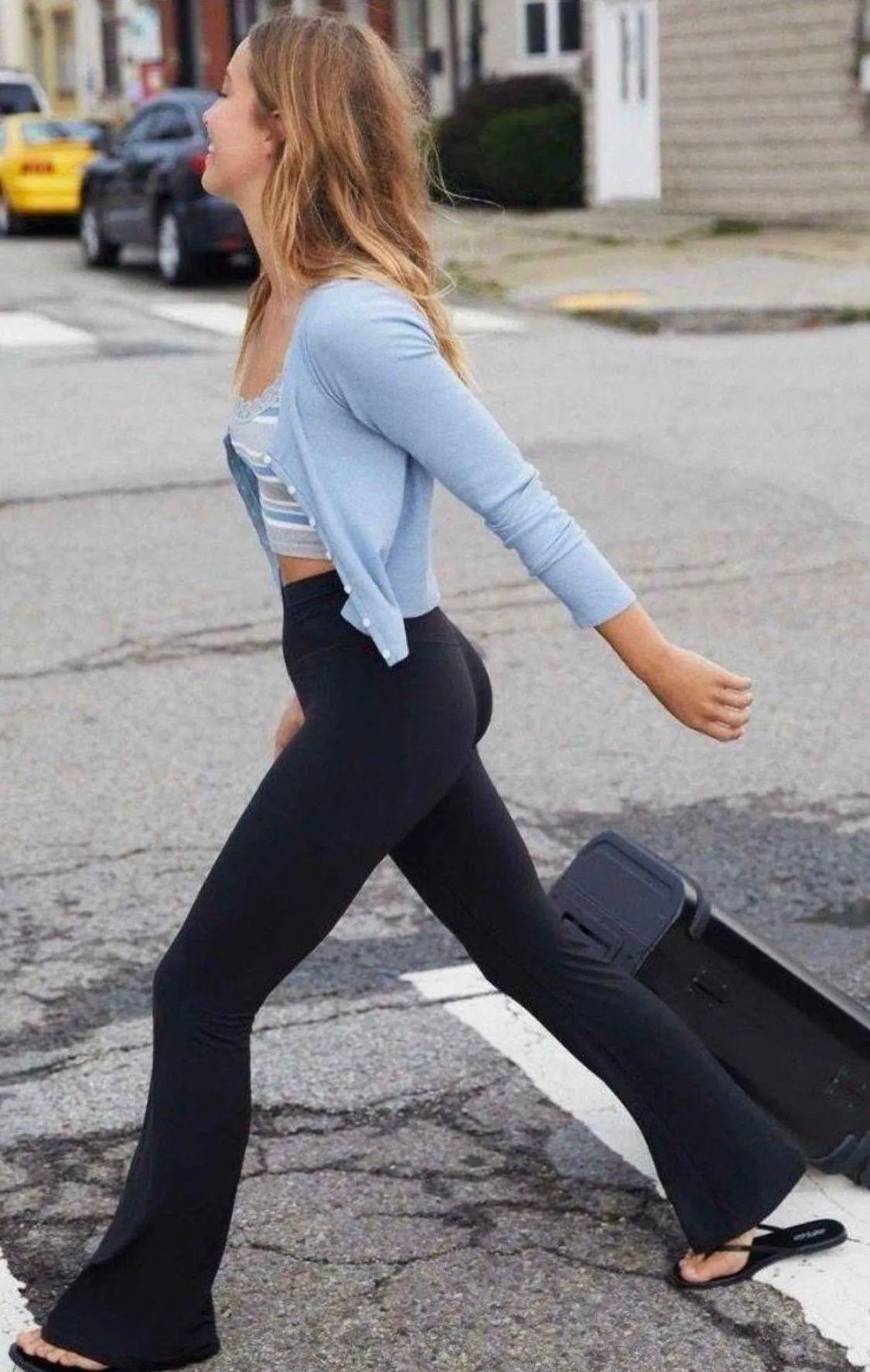 Large Short OFFLINE  High Waisted Crossover BUTTERSOFT FLARE LEGGING BNWTS - Image 4