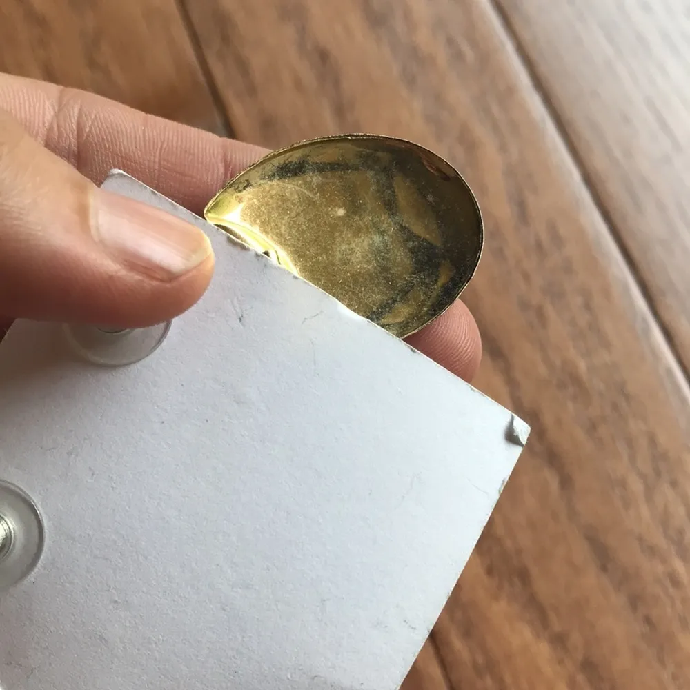 Painted gold earring - Image 4