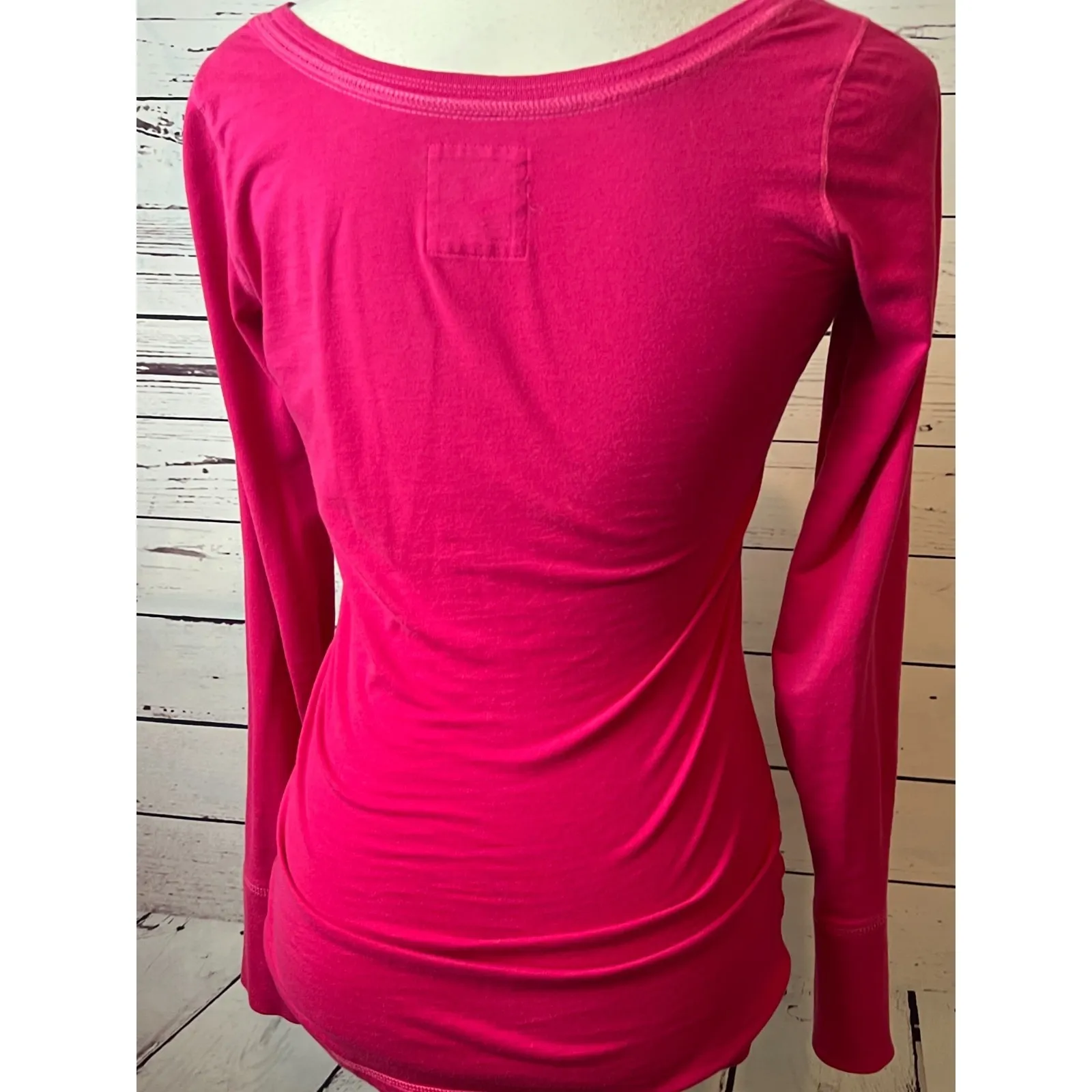 Hollister Long sleeve Tee Shirt T-Shirt Y2K Small Womens Y2K Pink Vneck pullover - Image 7