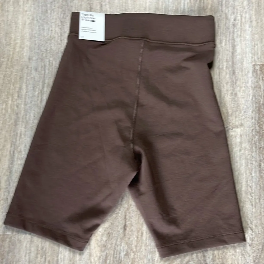 Nike Tight Fit High Rise 8” Lengrh Bike Shorts Size XS - Image 4