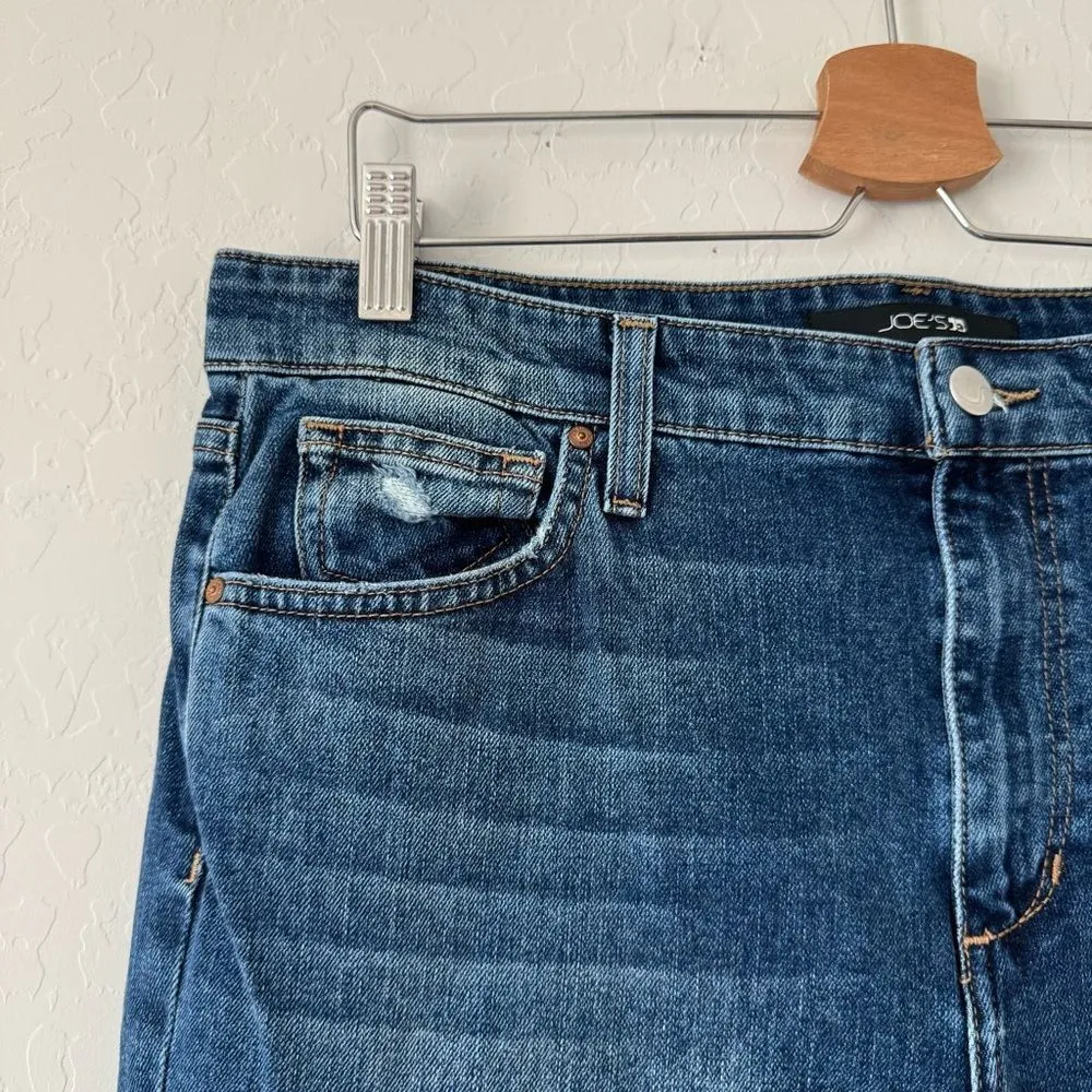 Joe's Jeans Distressed Boyfriend Slim Ankle in Brushy Wash Size 31 - Image 4