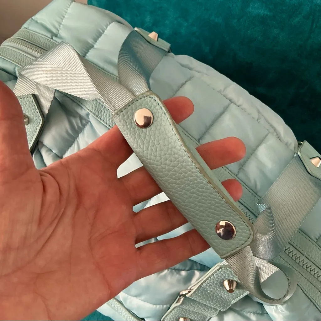 Nice SUPER SPACIOUS WEEKENDER BAG 💙💙 - Image 15