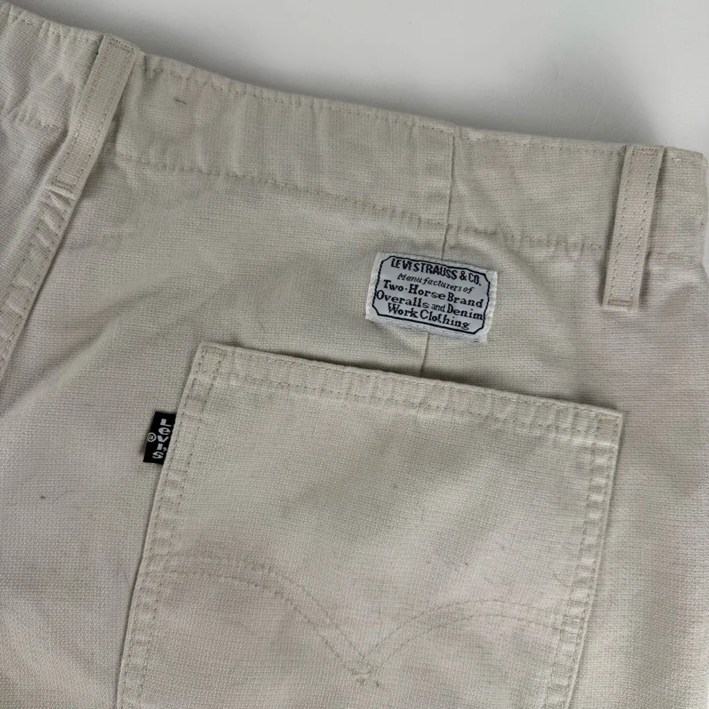 Vintage Levi's Cream Cargo Linen Shorts - Image 6