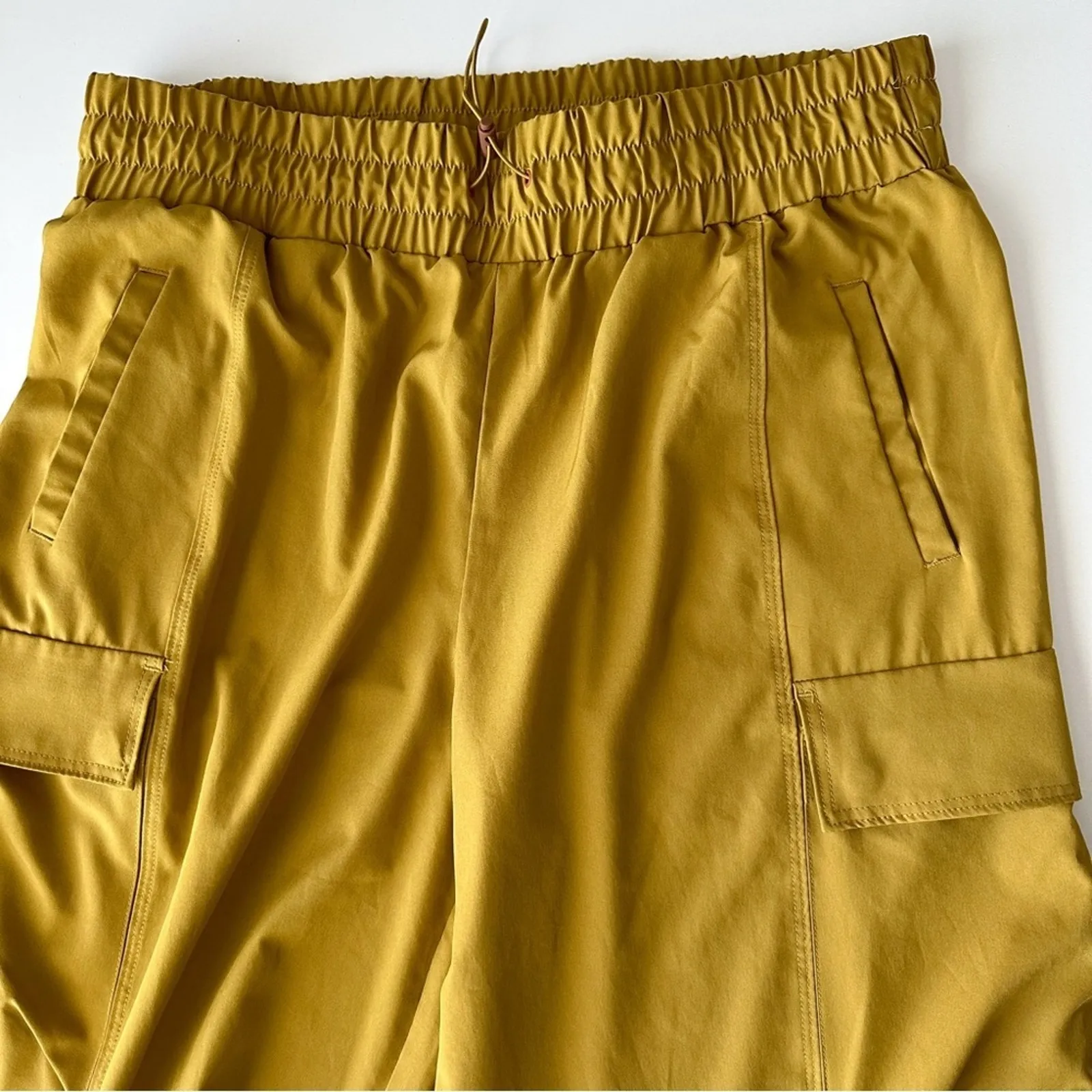 Fabletics Eleanor Cargo Track Pant Warm Olive - Image 6