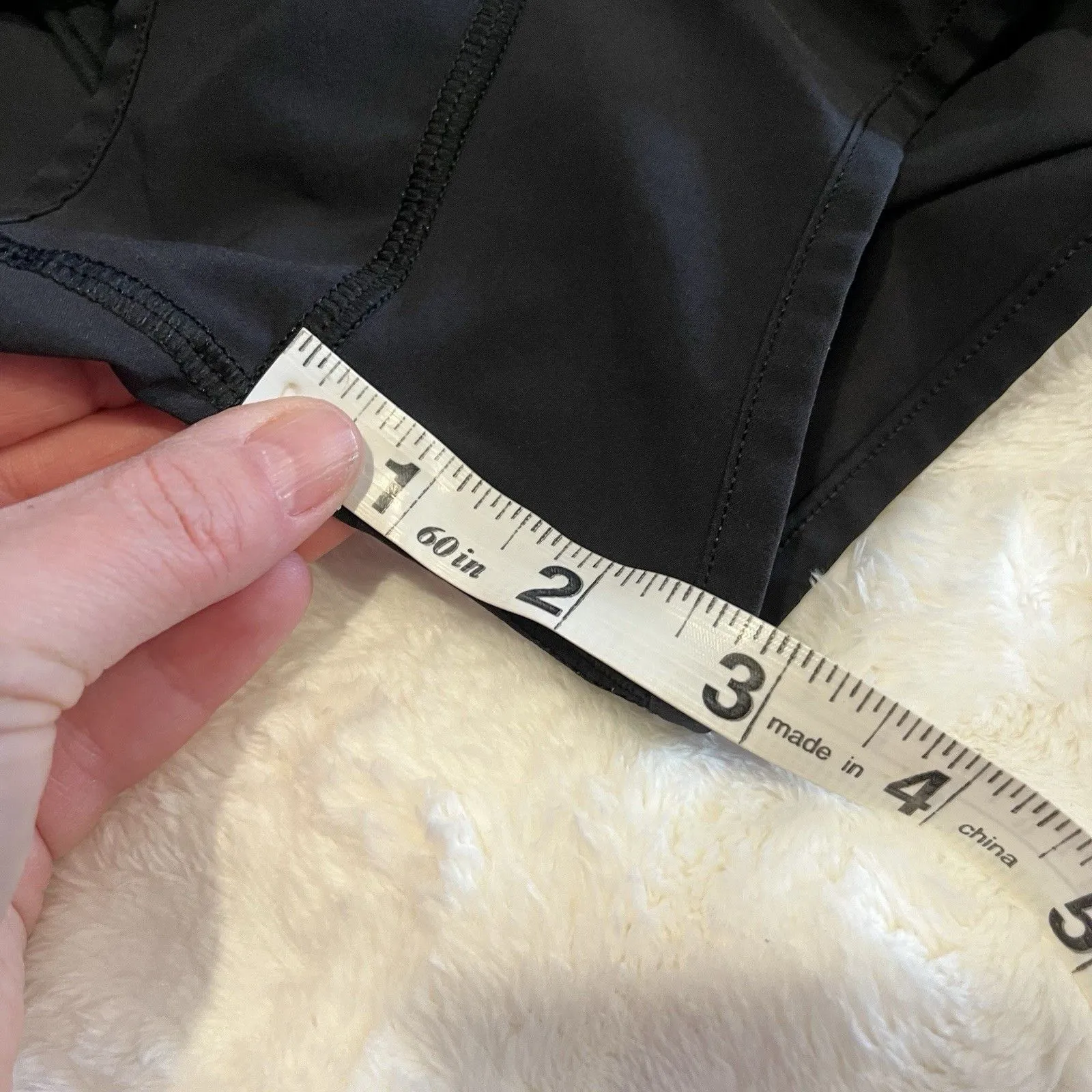 Lululemon Speed Up Shorts 3” inseam size 10 stretch EUC - Image 2