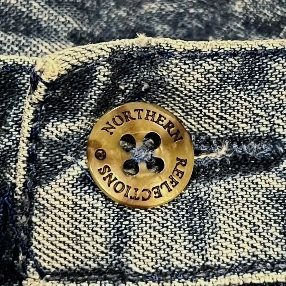 ā
Northern Reflections (Vintage) High-Waisted Blue Jeans w/ Floral Pockets ā
- Image 7