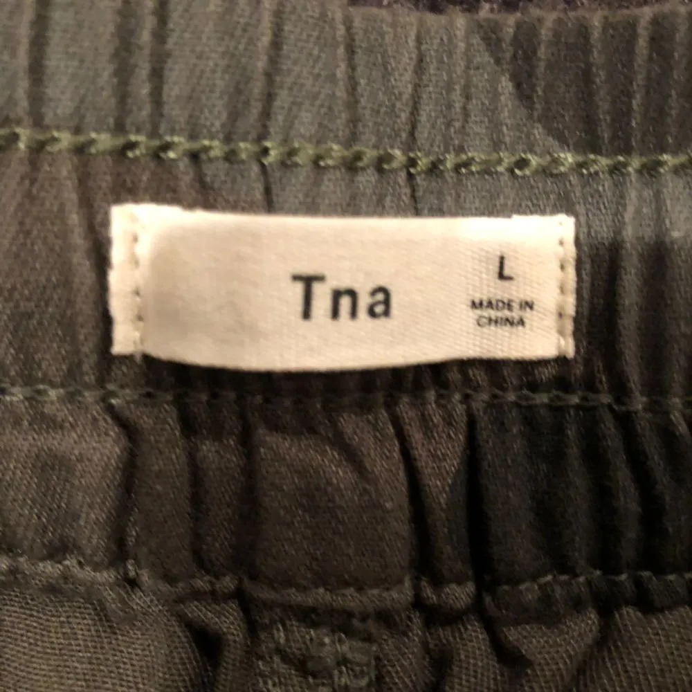 Aritzia TNA Camo Trope Shorts - Image 6