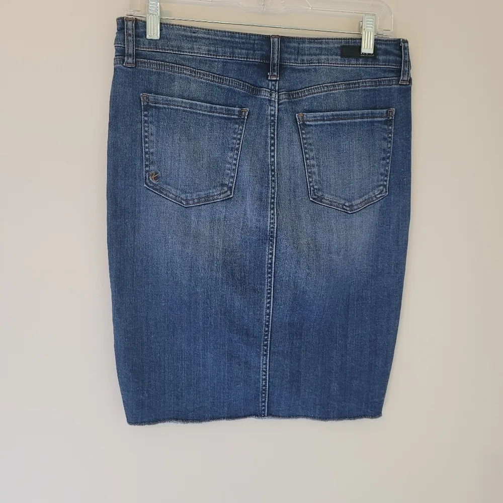 Kut from the Kloth Connie Step Hem Skirt - Image 5