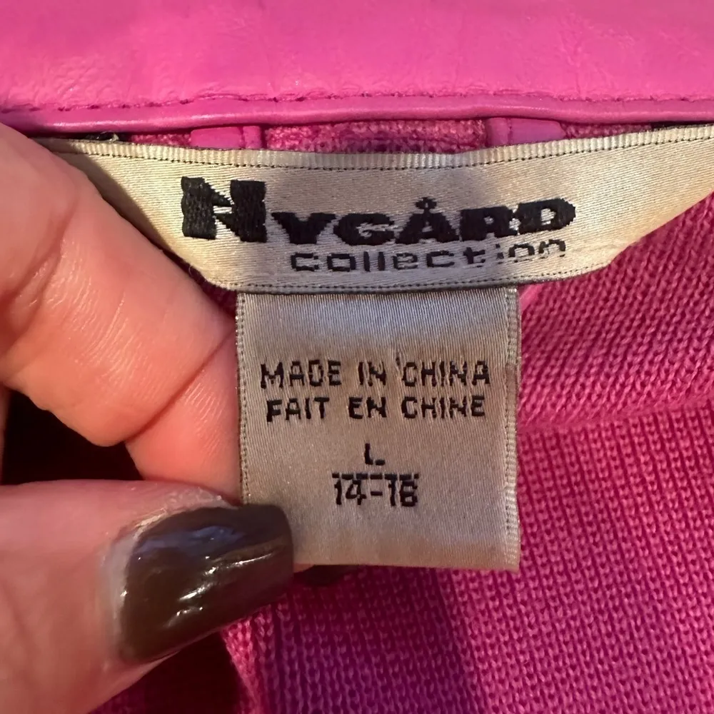 EUC Nygard Collection Pink Leather Front  back stretch fabric blazer Jacket - Image 10