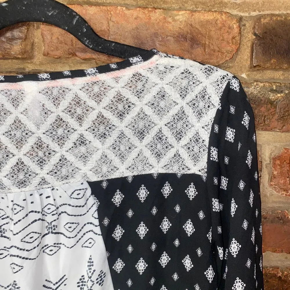 Xhilaration Black Cream Printed Lace Long Sleeve Blouse Women's Size XS - Image 7