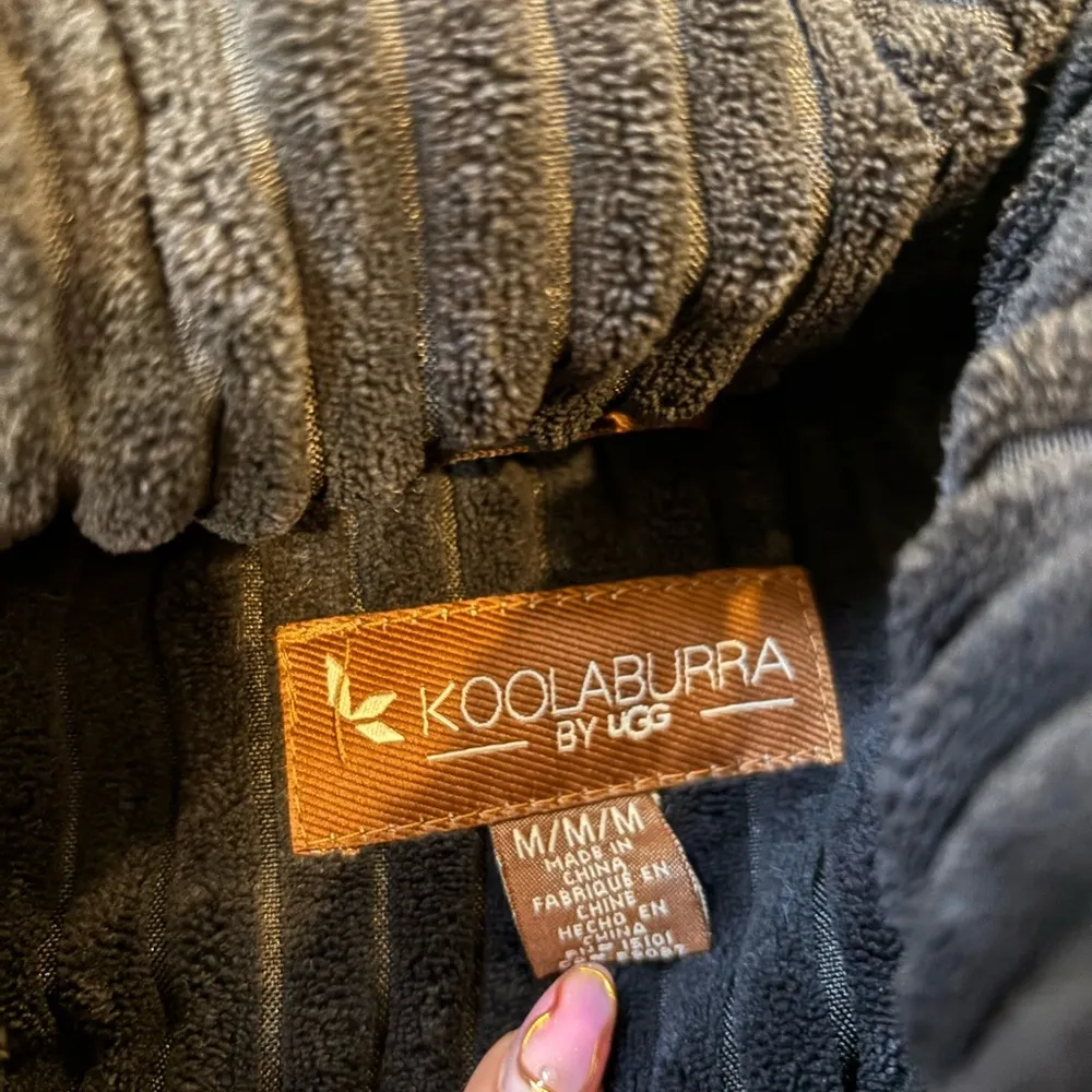 Kookaburra by Ugg Corduroy Puffer Coat Black Size M - Image 2