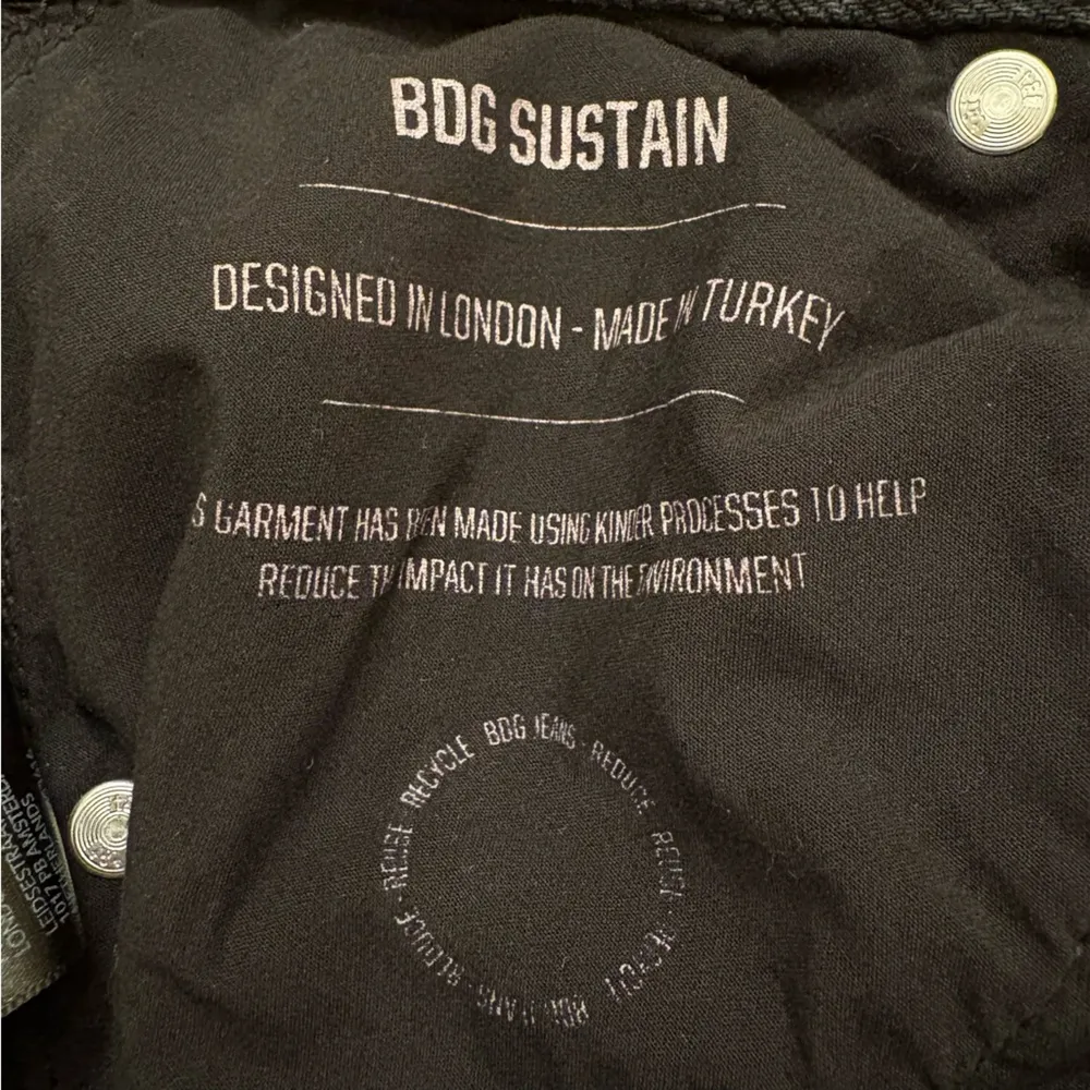 NWT BDG Black Boyfriend High Rise Jeans Relaxed Fit Distressed - Image 5