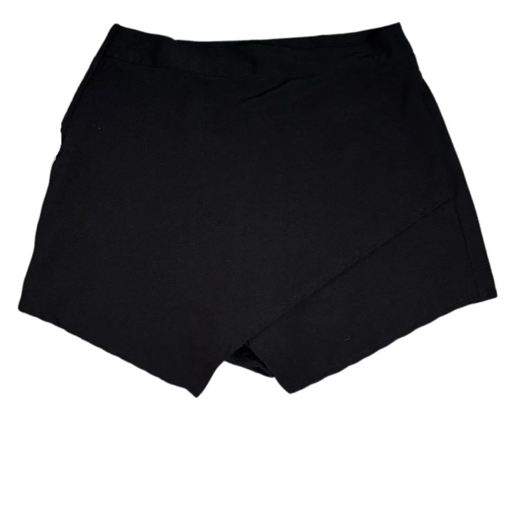 Charlotte Russe Women’s Asymmetrical Black Skort - Image 2