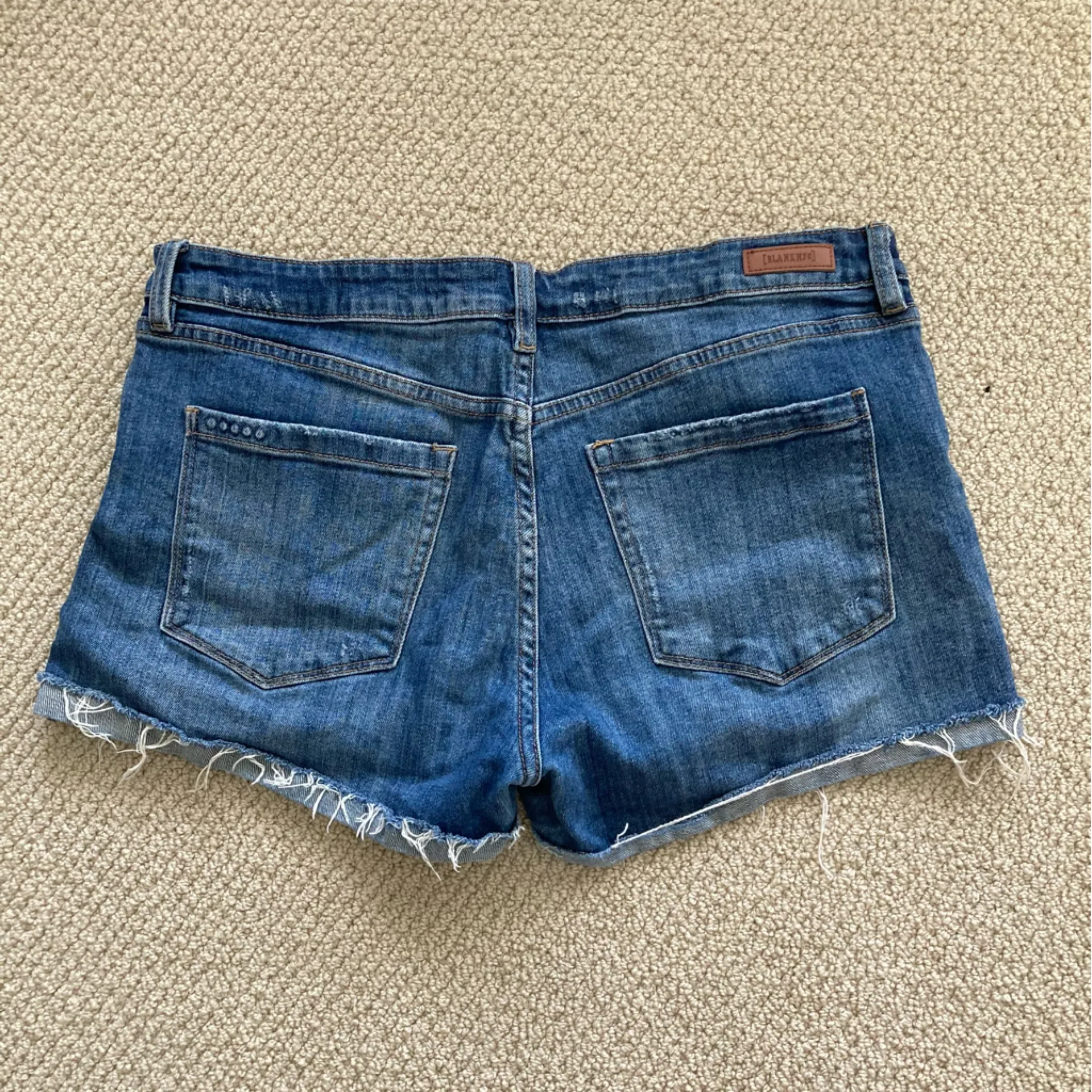 BLANK NYC The Fulton Short Cuffed Distressed Mid-Rise Jean Shorts Size 31 EUC - Image 12
