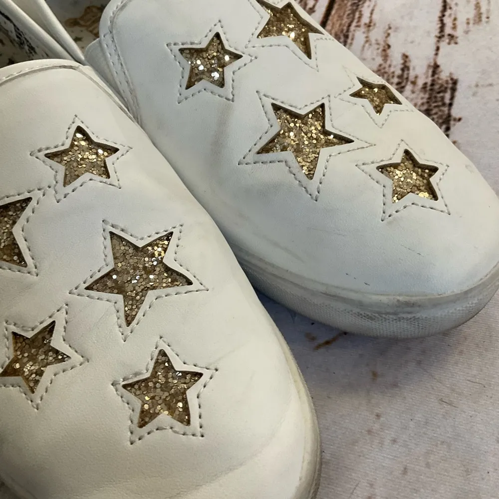 BRASH GOLD STAR WHITE SLIP ONS - Image 8