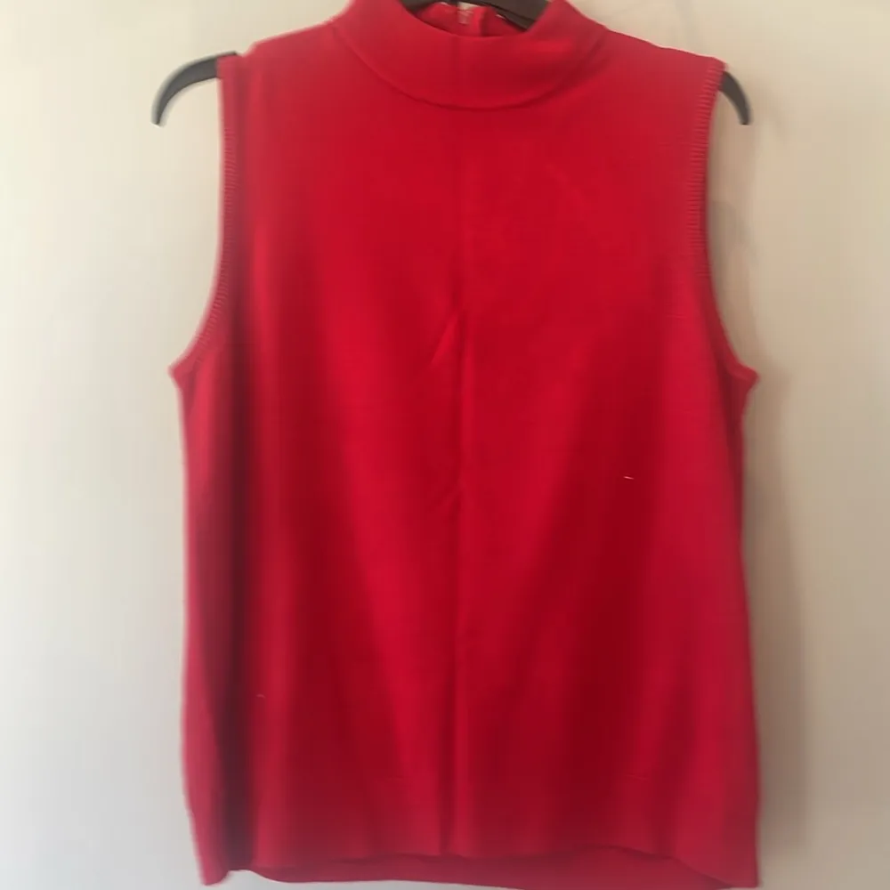 Solid red cardigan sweater with sleeveless sweater large size - Image 2