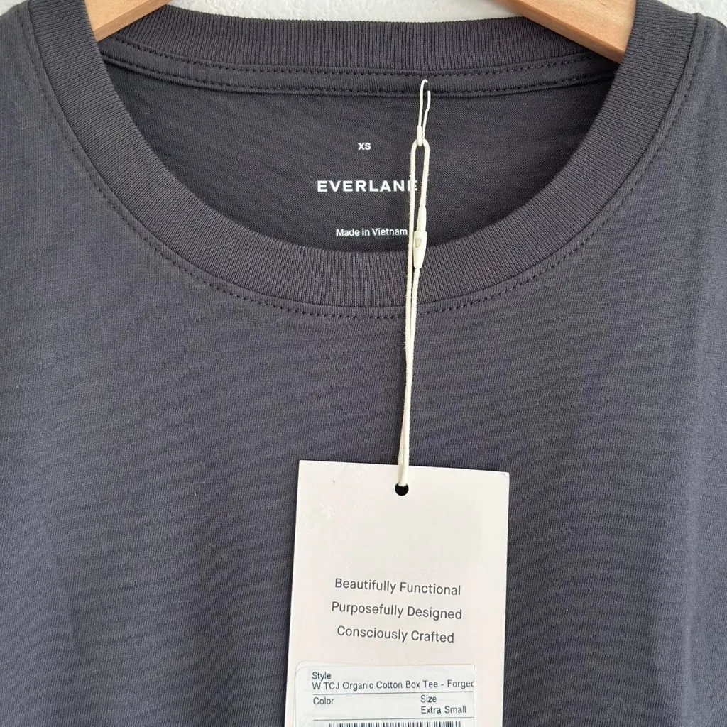 Everlane The Box Cut Tee in Essential Cotton in Graphite, Size X-Small - Image 6