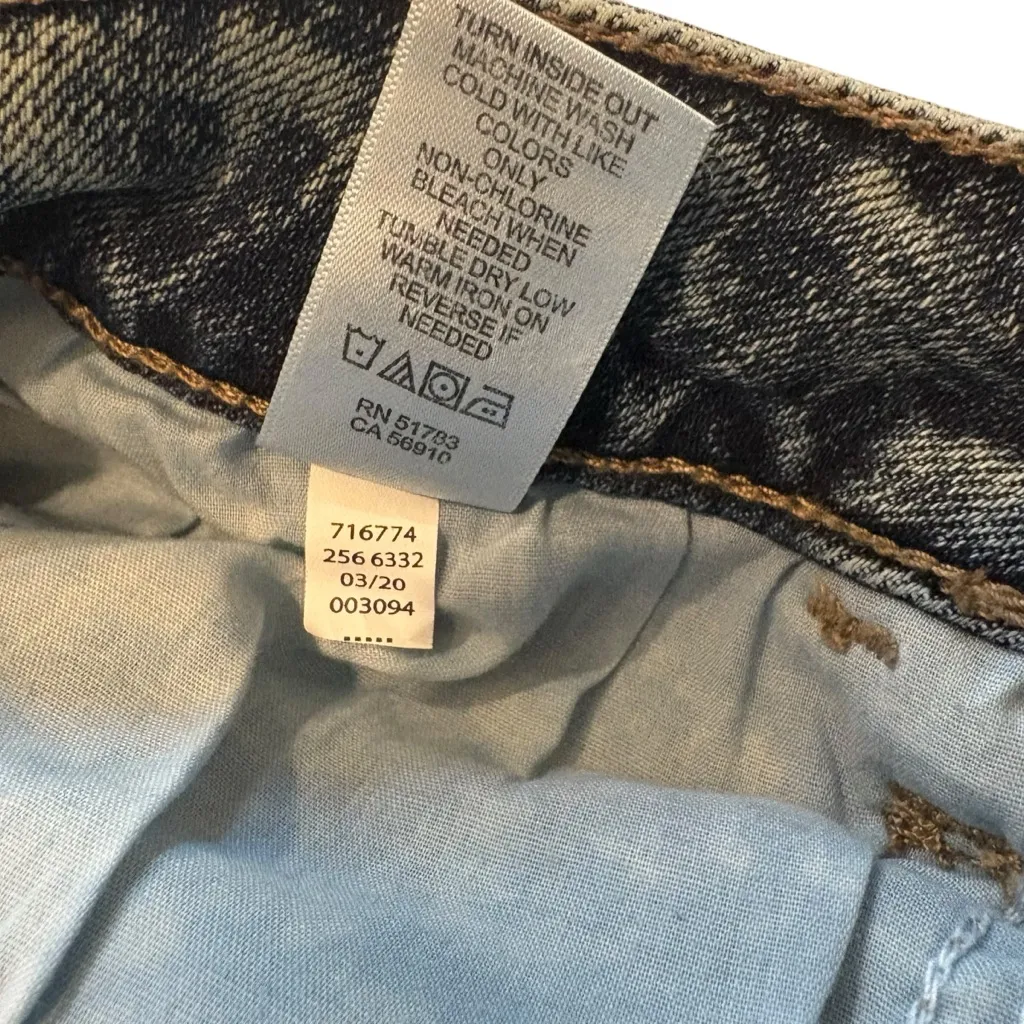 NWT, Maurices Vintage High Rise Acid Wash Hidden Button Fly Jegging, 14R - Image 13