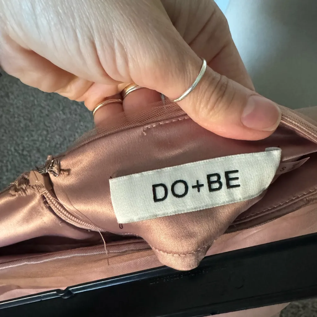 Do + Be Satin, chiffon mini skirt in size small
Elegant Pink Layered Skirt - Image 3