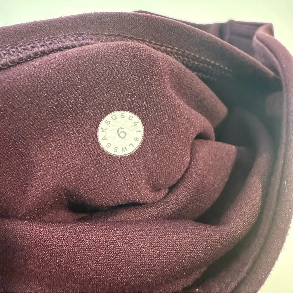 LULULEMON REVEAL TIGHT IN DARK ADOBE INSEAM 26” SIZE 6 - Image 6