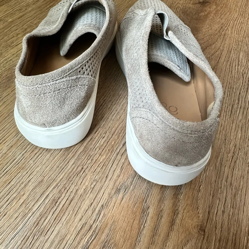 Franco Sarto grey suede slip on shoes, size 7 - Image 5