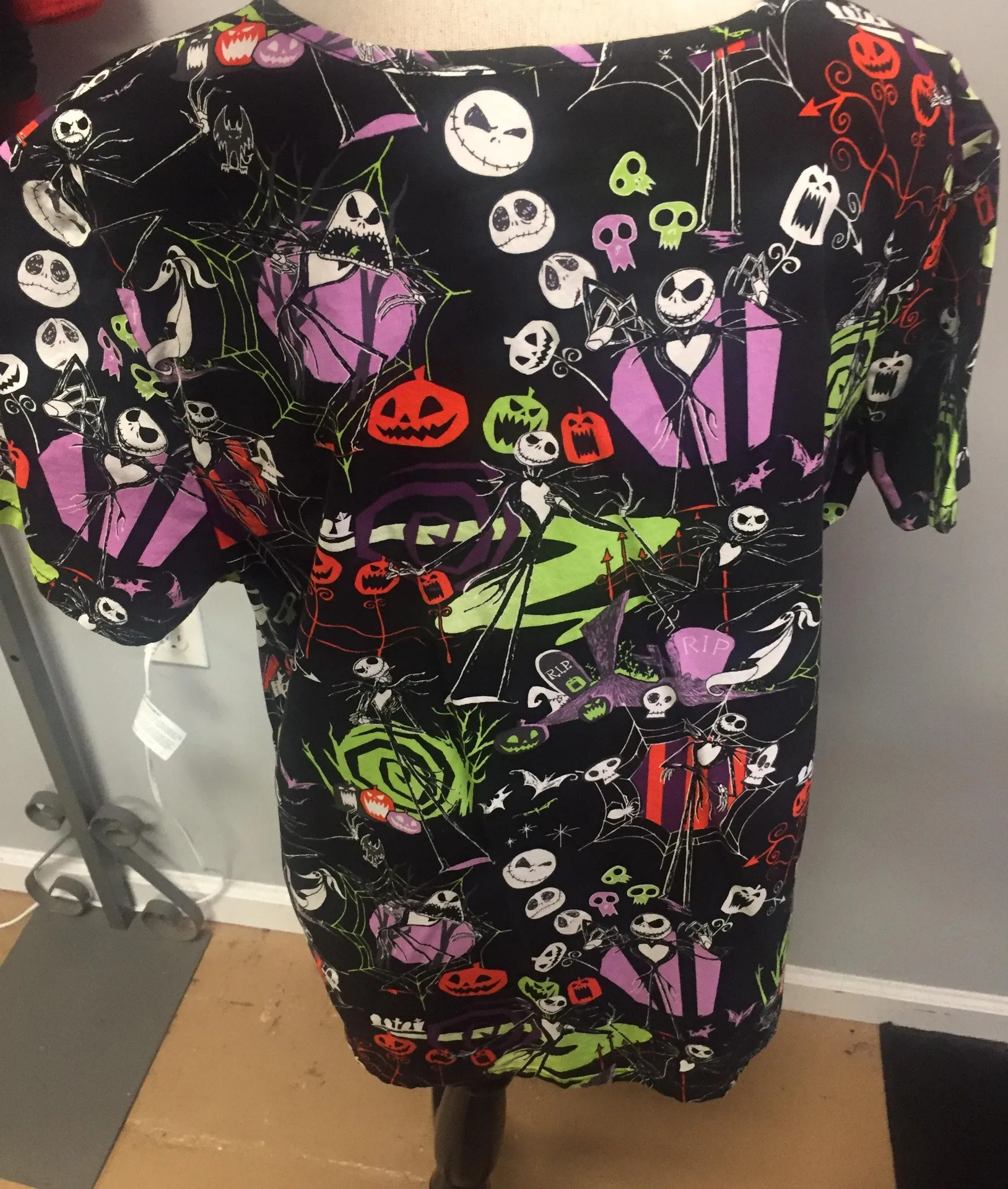 Nightmare Before Christmas Scrub Top Size Large Black - Image 2
