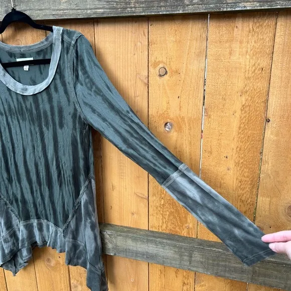 Knox‎ Rose Womens Shark Bite Top Size Small Long Sleeve Green Tie dyed Grunge - Image 4