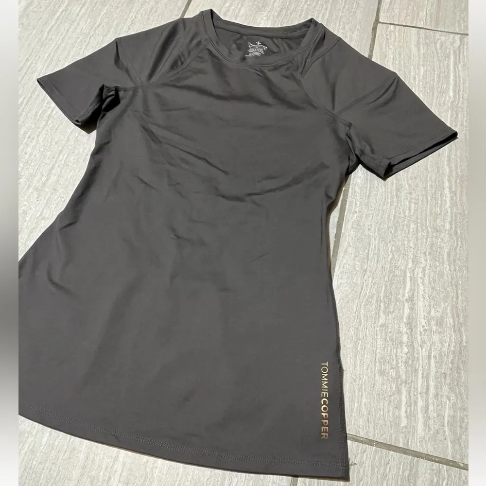 Tommie Copper Shirt Women’s Size Medium Shoulder Centric Support | Gray - Image 2