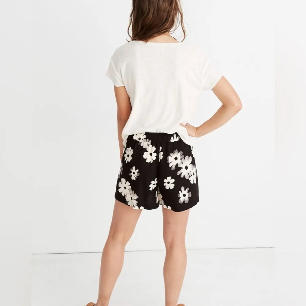 Madewell Drapey Pull-On Shorts in Ikat Floral women’s size medium - Image 3