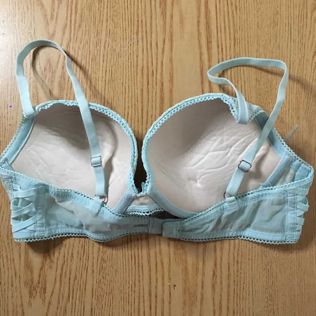 Womens Victoria’s Secret Lacey Padded Push Up Underwired Bra Light Blue Size 36B - Image 3